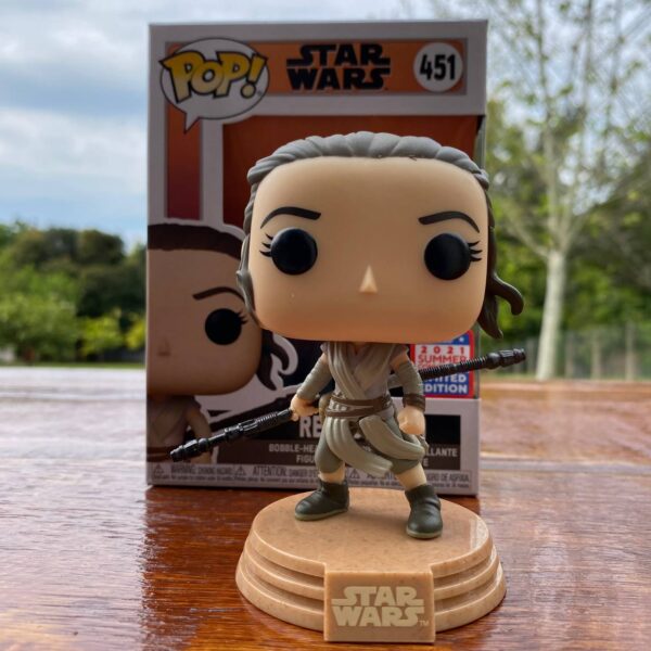 Funko Pop! Rey Jakku Star Wars #451 - Imagem 3